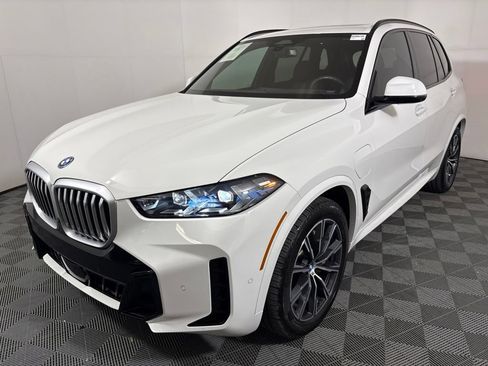 Certified 2025 BMW X5 xDrive50e w/ M Sport Package AWD/4WD image 2