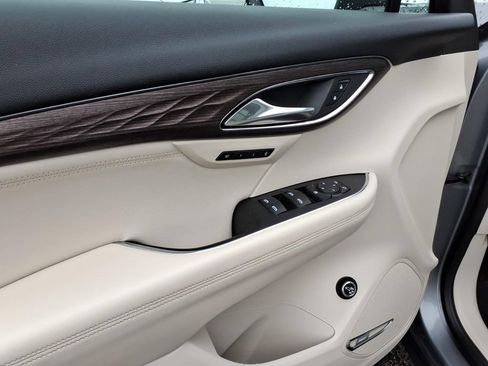 Used 2021 Buick Envision Avenir w/ Technology Package II FWD image 16