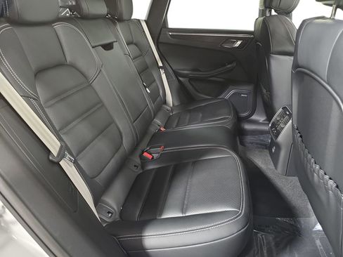 New 2026 Porsche Macan GTS image 26