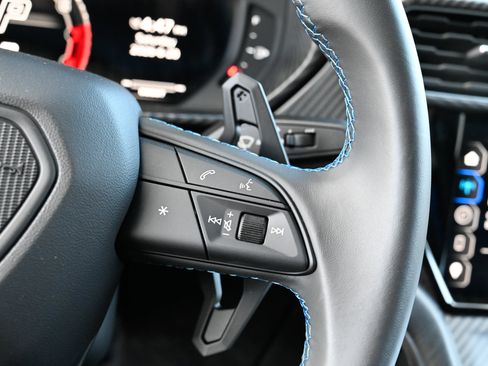 Used 2024 Lamborghini Urus Performante AWD/4WD image 27