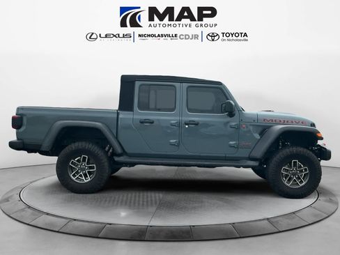Used 2024 Jeep Gladiator Mojave w/ Technology Group AWD/4WD image 6