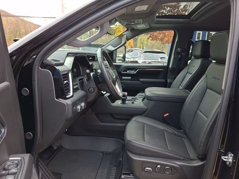 Used 2024 GMC Sierra 1500 Denali w/ Denali Reserve Package image 12