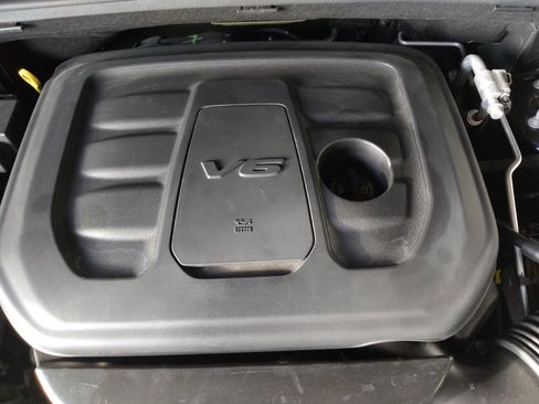 Used 2020 Jeep Grand Cherokee Laredo w/ 18" Wheel & 8.4" Radio Group AWD/4WD image 30