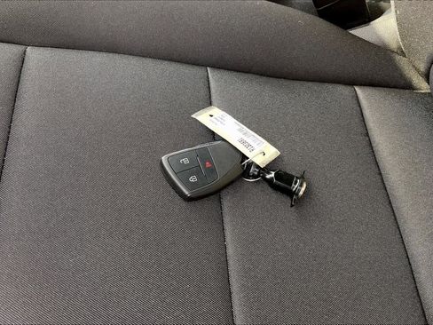 Used 2024 Chevrolet Colorado W/T image 14