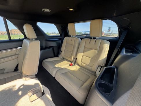 Used 2017 Ford Explorer Limited image 16