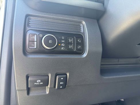 Used 2025 Ford F350 Platinum w/ Tremor Off-Road Package AWD/4WD image 18