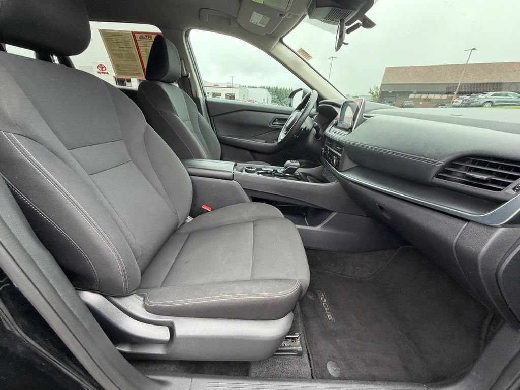 Used 2024 Nissan Rogue S AWD/4WD image 35