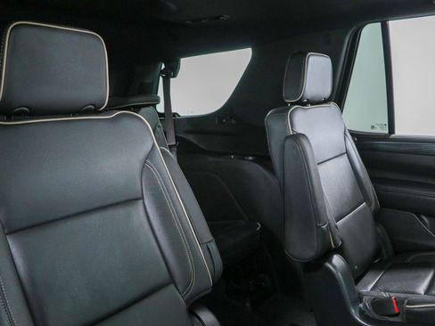 Used 2022 GMC Yukon SLT w/ SLT Premium Package AWD/4WD image 32