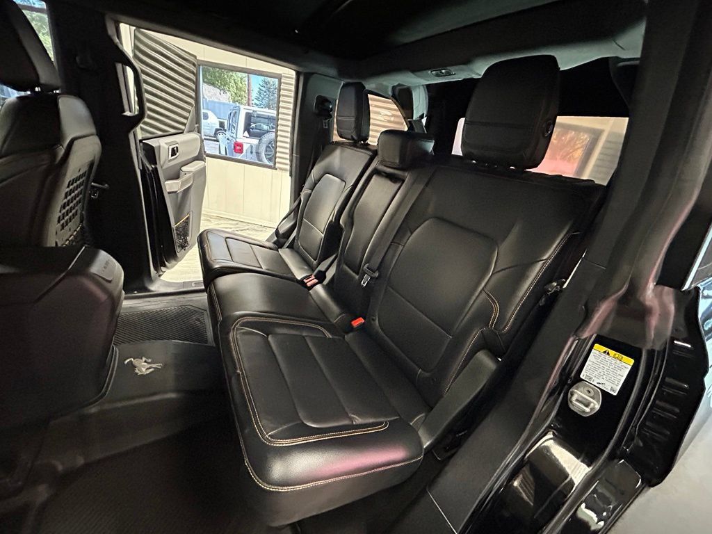 Used 2021 Ford Bronco Badlands w/ Sasquatch Package AWD/4WD image 6