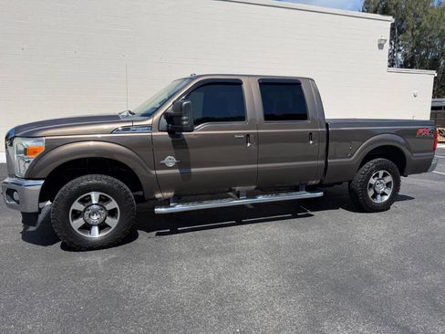 Used 2016 Ford F250 Lariat w/ Lariat Ultimate Package AWD/4WD image 14