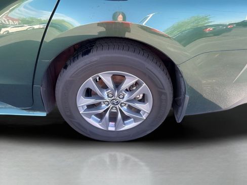 Used 2021 Toyota Sienna LE AWD/4WD image 17