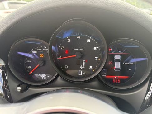 Used 2021 Porsche Macan AWD/4WD image 27