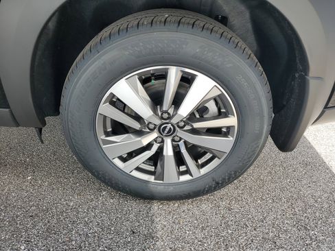 New 2025 Nissan Pathfinder SL w/ Black Appearance Package image 23