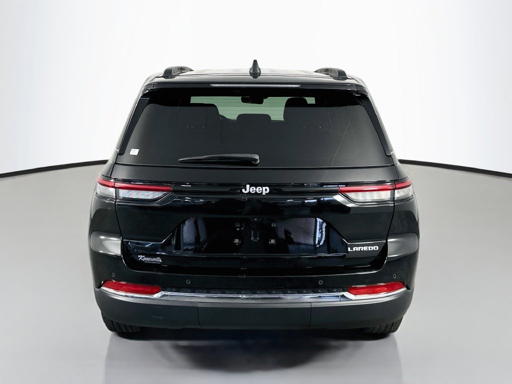 Used 2025 Jeep Grand Cherokee Laredo X RWD image 6