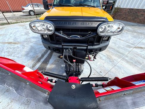 Used 2010 Ford F450 4x4 Regular Cab Super Duty image 10