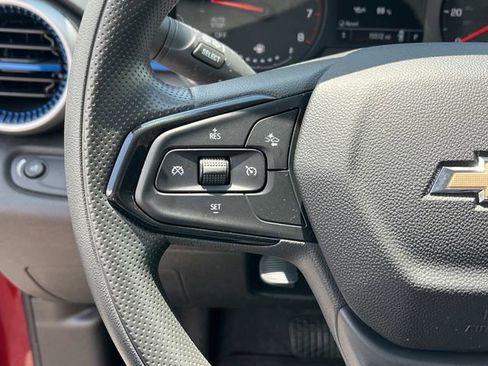 Used 2025 Chevrolet Trax LS FWD image 32