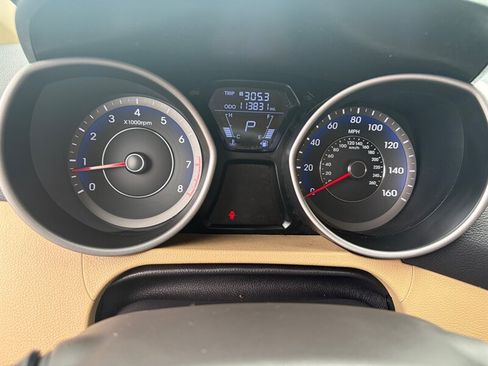 Used 2013 Hyundai Elantra GLS w/ Preferred Pkg FWD image 13