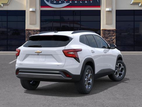 New 2026 Chevrolet Trax LT w/ Driver Confidence Package FWD image 28