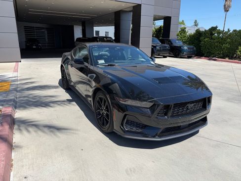 Used 2024 Ford Mustang GT Premium RWD image 3