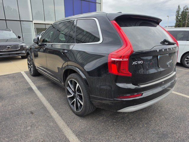 Used 2022 Volvo XC90 T6 Momentum AWD/4WD image 3
