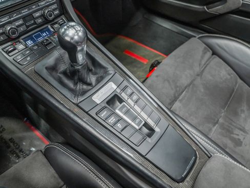 Used 2016 Porsche Boxster Spyder image 27