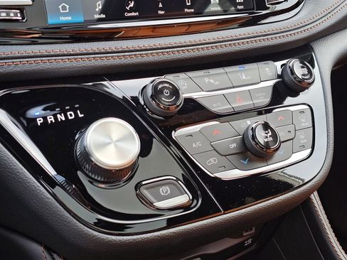 New 2026 Chrysler Pacifica Pinnacle image 22