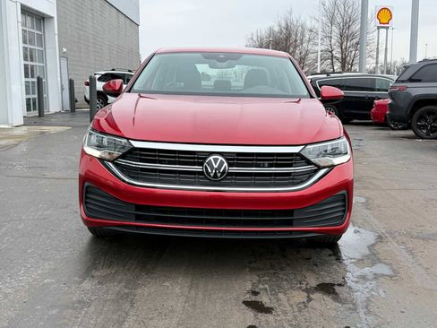 Certified 2023 Volkswagen Jetta SE FWD image 2