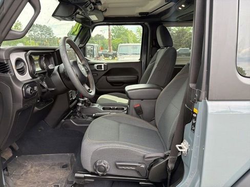 Used 2024 Jeep Wrangler Sport S image 15