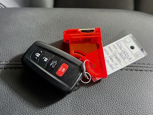 Used 2019 Toyota RAV4 Limited w/ Cold Weather Package FWD image 35