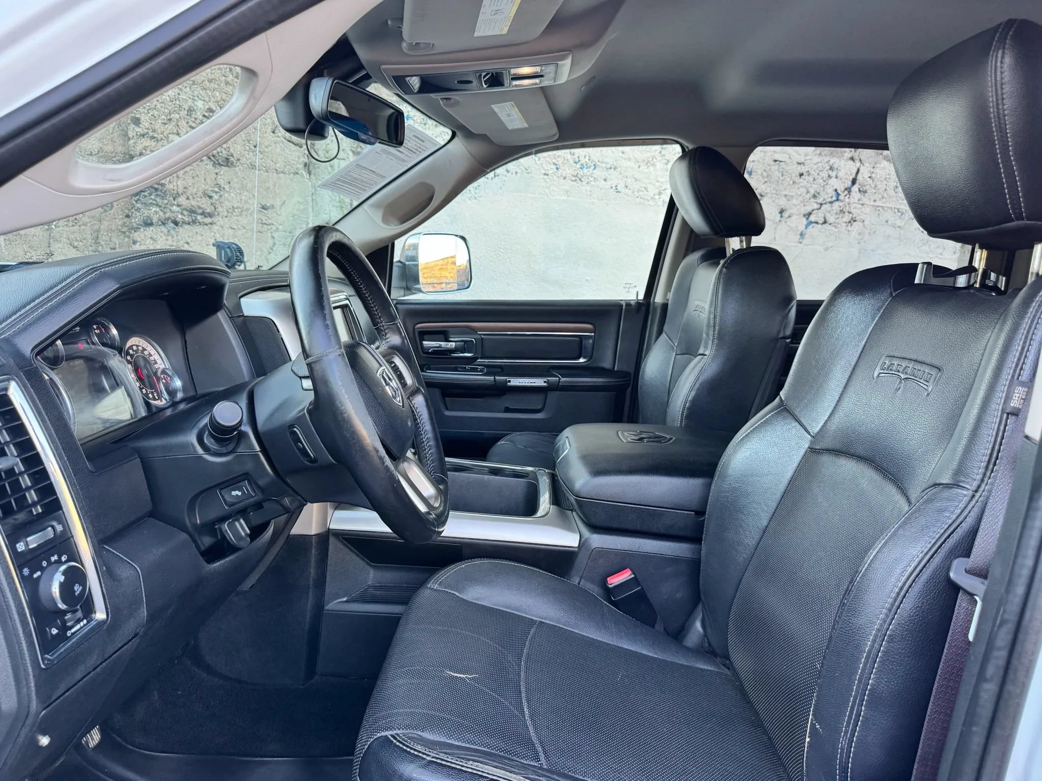 Used 2017 RAM 1500 Laramie w/ Convenience Group AWD/4WD image 17