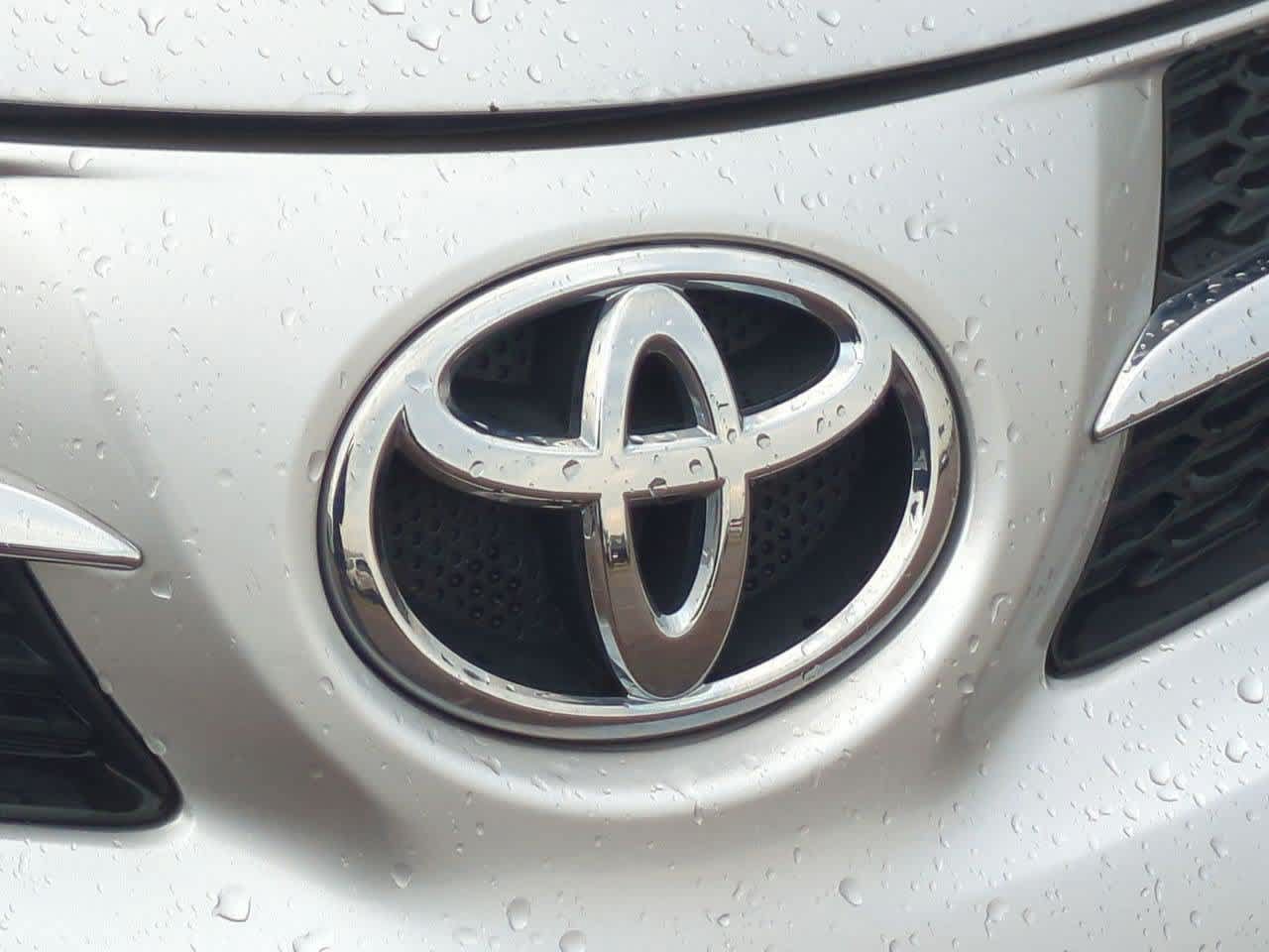 Used 2015 Toyota RAV4 LE AWD/4WD image 11