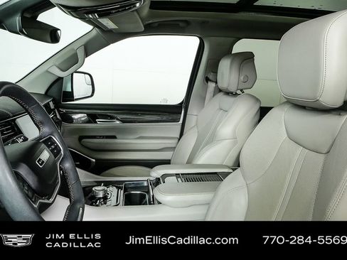 Used 2022 Jeep Wagoneer Series III w/ Premium Group I image 6