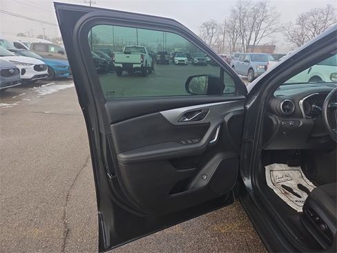 Used 2020 Chevrolet Blazer LT image 31
