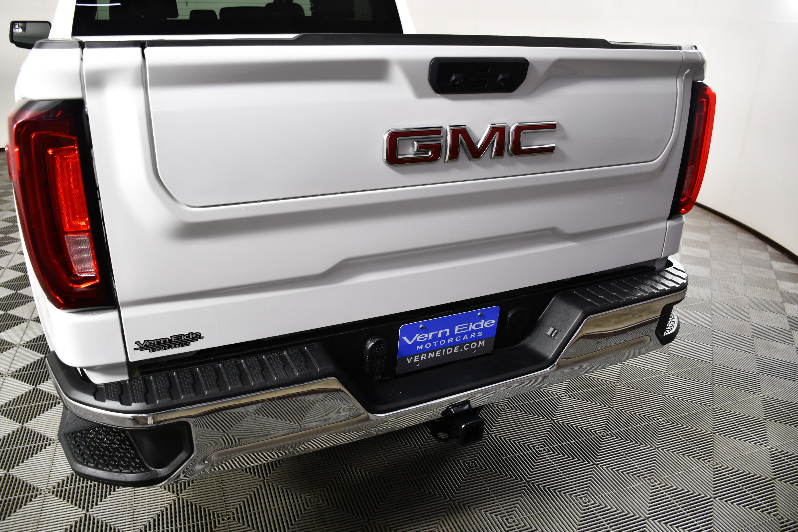 Used 2026 GMC Sierra 1500 SLT AWD/4WD image 15