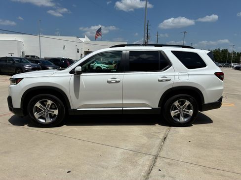 Certified 2026 Honda Pilot EX-L image 4