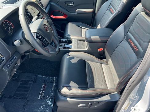 Used 2025 Nissan Frontier PRO-4X w/ Pro Premium Package AWD/4WD image 9