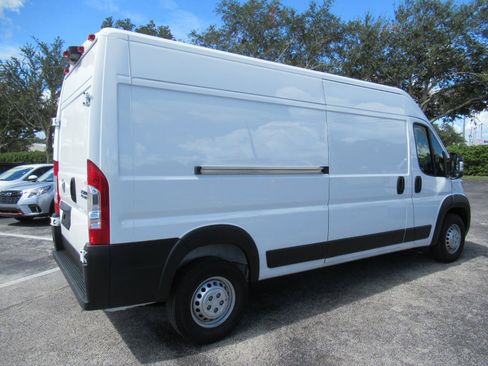Used 2026 RAM ProMaster 2500 w/ Convenience Group FWD image 6