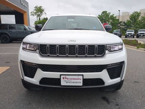 New 2026 Jeep Grand Cherokee L Limited w/ Trailer Tow Package AWD/4WD image 9