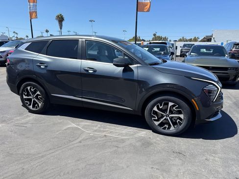 Used 2025 Kia Sportage EX FWD image 10