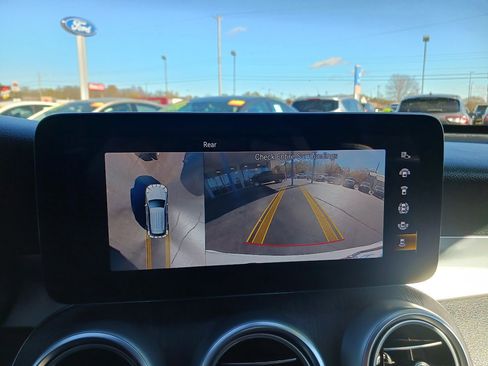 Used 2021 Mercedes-Benz GLC 300 4MATIC image 34