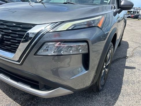 Used 2023 Nissan Rogue SV FWD image 9