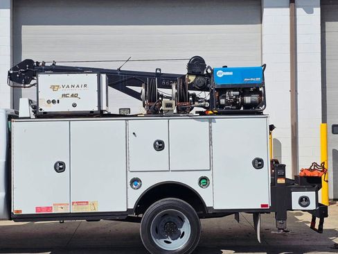 Used 2016 Ford F550 2WD Regular Cab Super Duty image 9