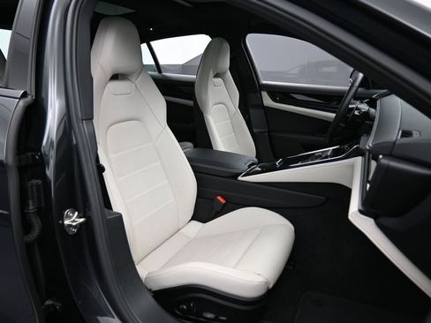 Certified 2024 Porsche Panamera 4 image 31
