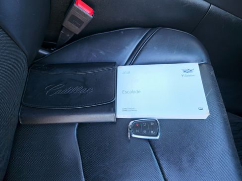 Used 2018 Cadillac Escalade ESV Platinum image 46