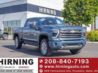 Used 2025 Chevrolet Silverado 2500 High Country w/ Technology Package AWD/4WD video 1
