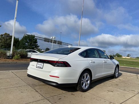 New 2026 Honda Accord LX image 10