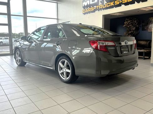 Used 2012 Toyota Camry XLE w/ Convenience Pkg FWD image 4