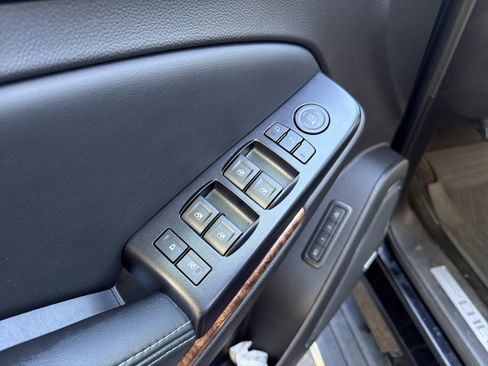 Used 2016 Chevrolet Suburban LTZ image 15