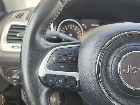 Used 2018 Jeep Compass Latitude w/ Popular Equipment Group AWD/4WD image 17