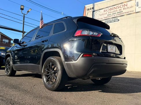 Used 2023 Jeep Cherokee Altitude Lux AWD/4WD image 8